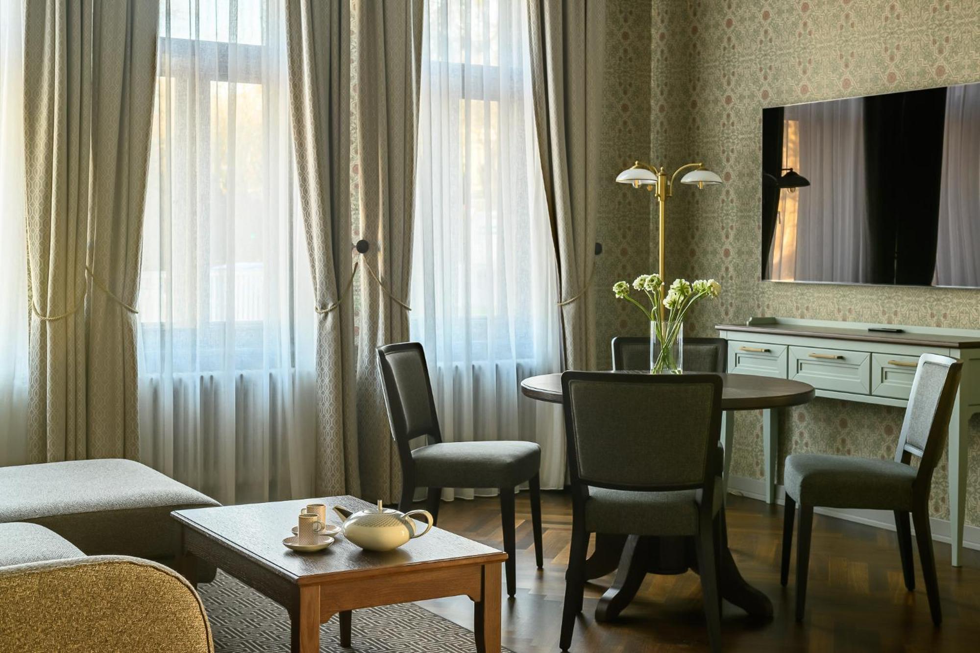 Roze Peldu Residence Liepāja Esterno foto